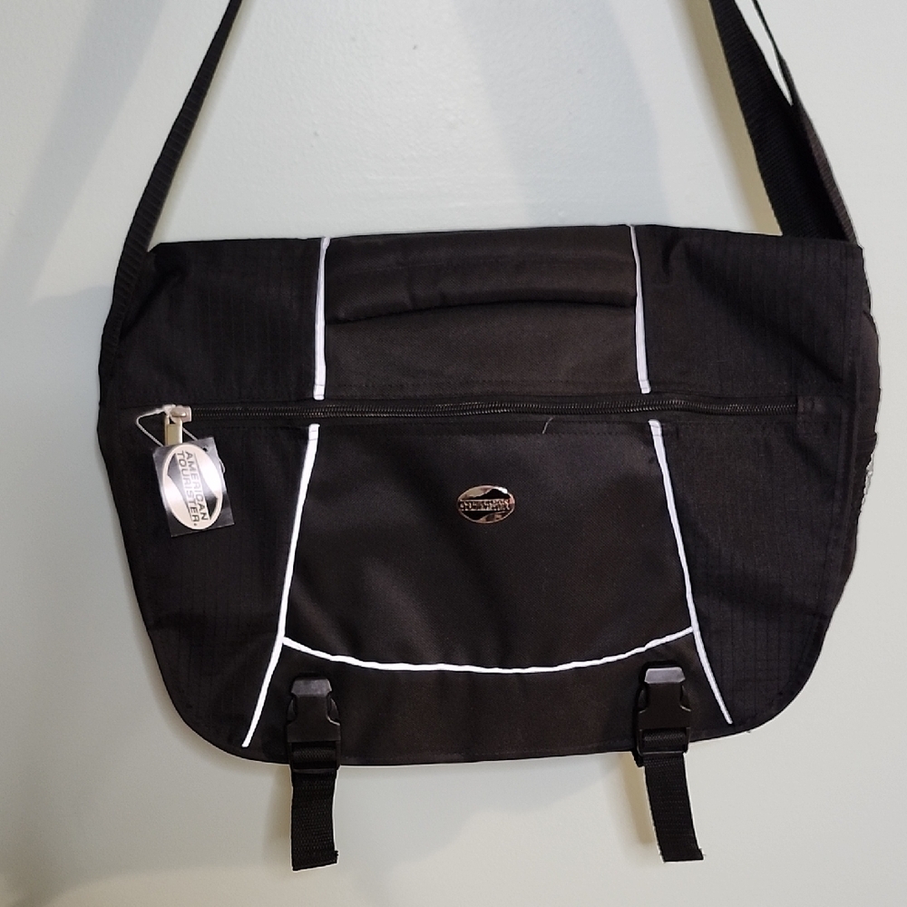 NWT American Tourister Laptop Multi-Pocket Travel Bag